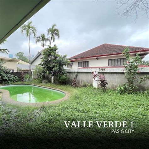 House and lot For Rent in Valle Verde 1 , Pasig .